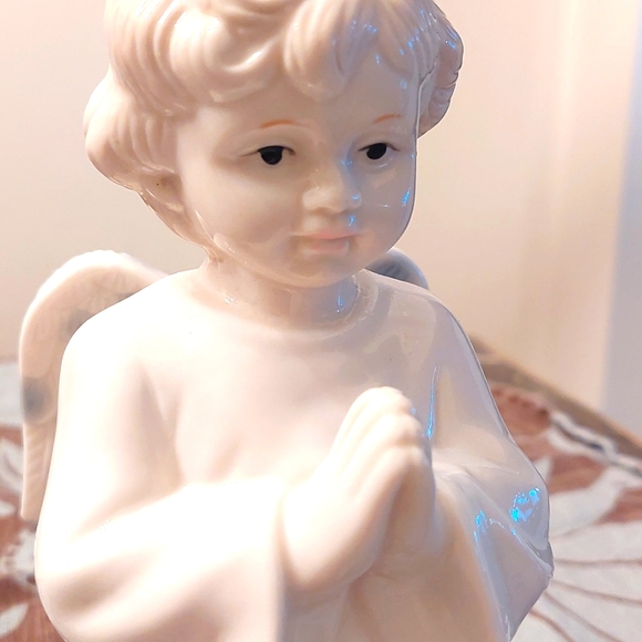 Porcelain Angel - Picture 1 of 8